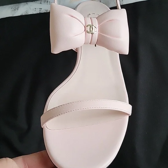 CHANEL Light Pink Bow Sandals, 39 - Picture 8 of 10